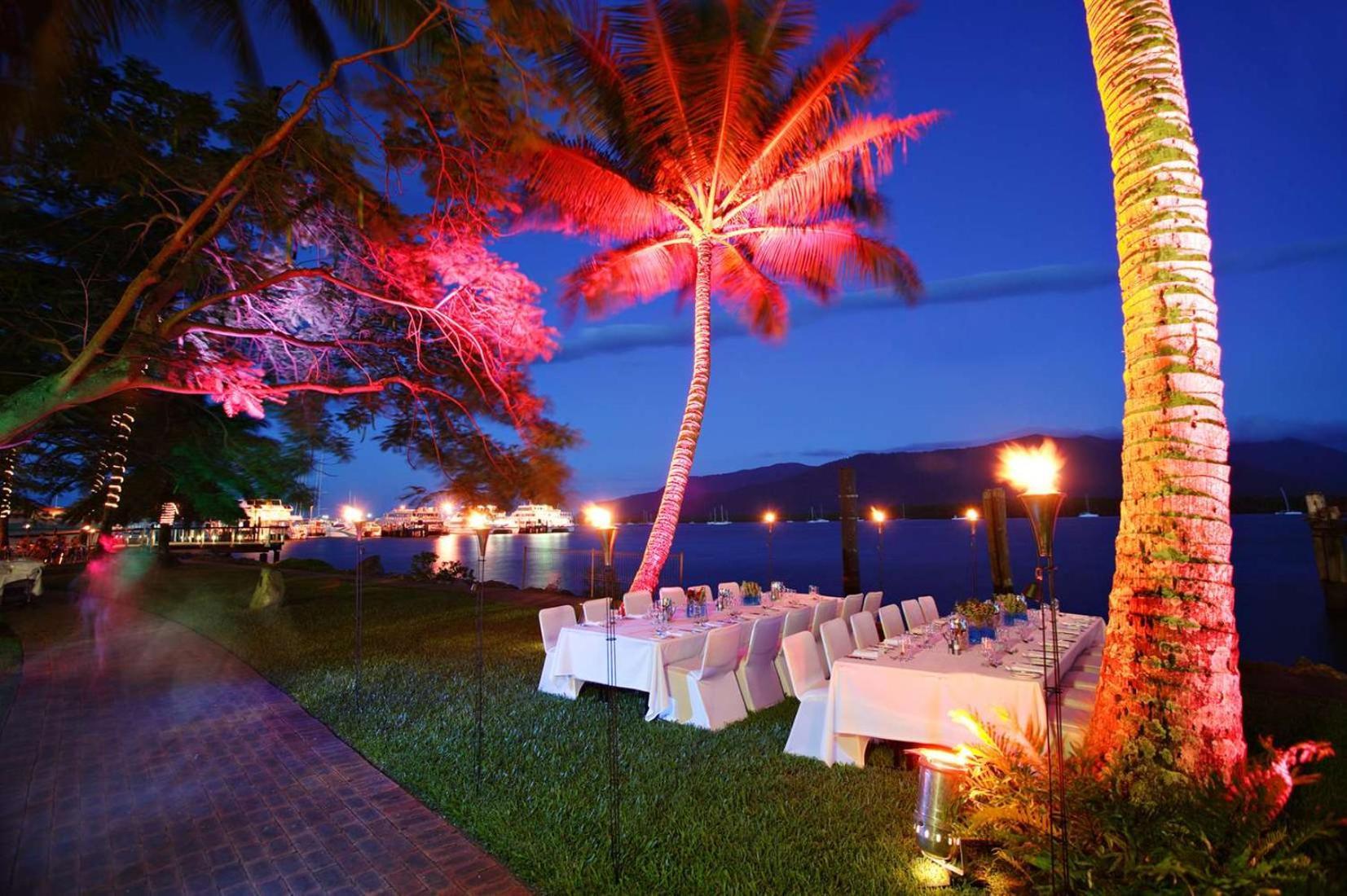 Hilton Cairns Hotel Exterior photo The Bayview Hotel