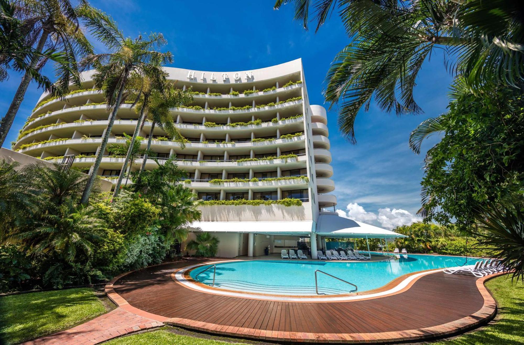 Hilton Cairns Hotel Exterior photo The pool at the Shangri-La Hotel, Kuala Lumpur